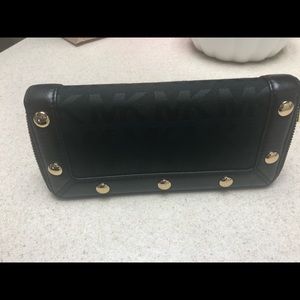 Michael Kors zipper wallet